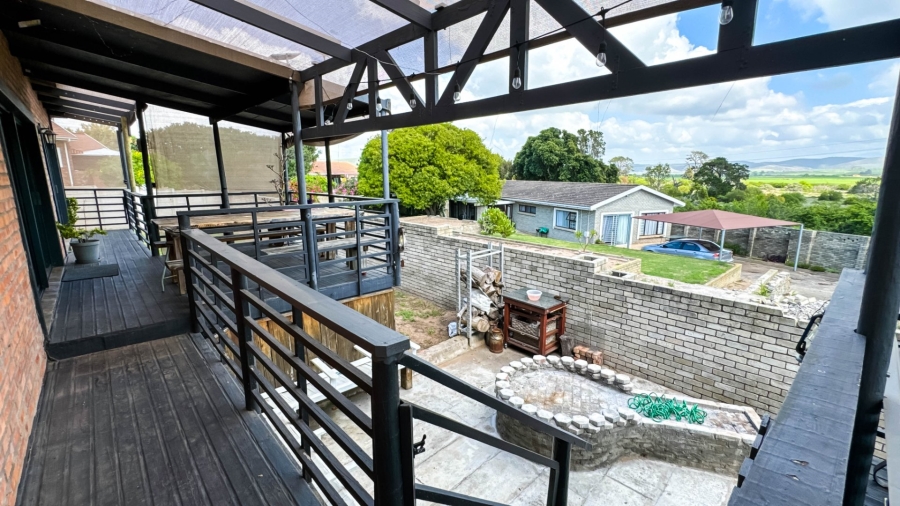 4 Bedroom Property for Sale in Fraaiuitsig Western Cape